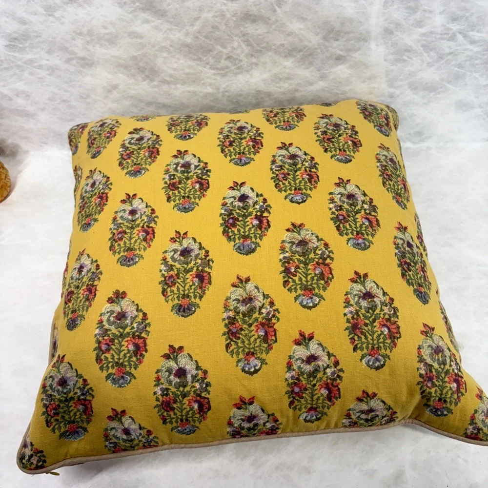 Pottery Barn Yellow Floral Medallion Decorative Throw Pillow Cotton Linen India‎
